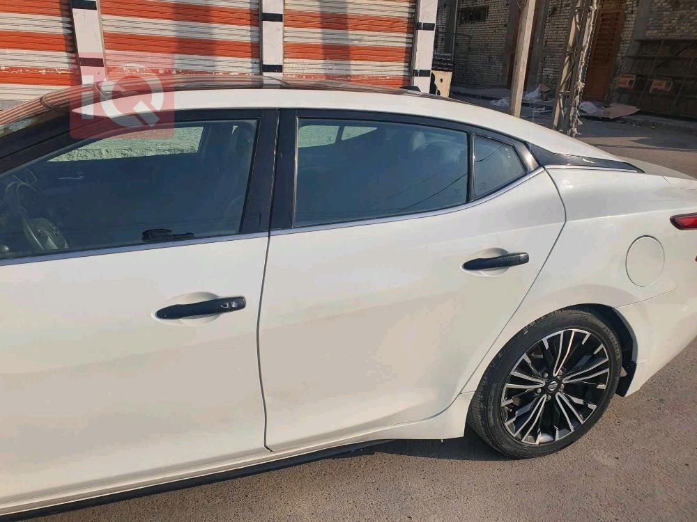 نیسان مەگزیما